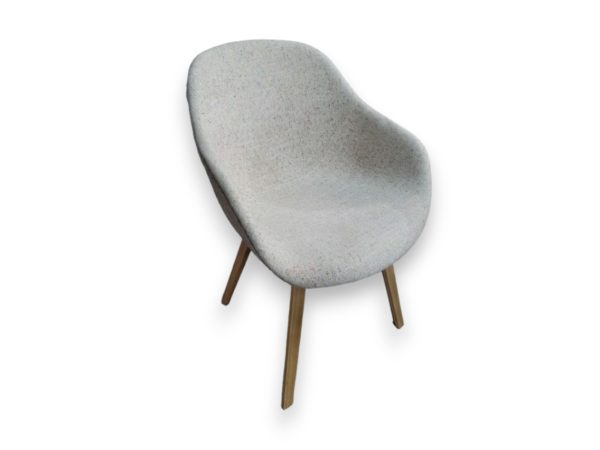 Chaise-Hay-AAC123-Beige-tachete-pieds-bois-OCCASION_Chaises-de-reunion-et-daccueil_5927_1.jpeg