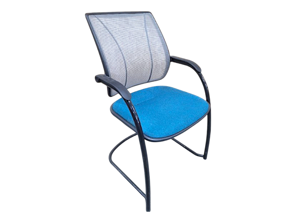 Chaise-luge-Humanscale-gris-clair-et-bleu-OCCASION